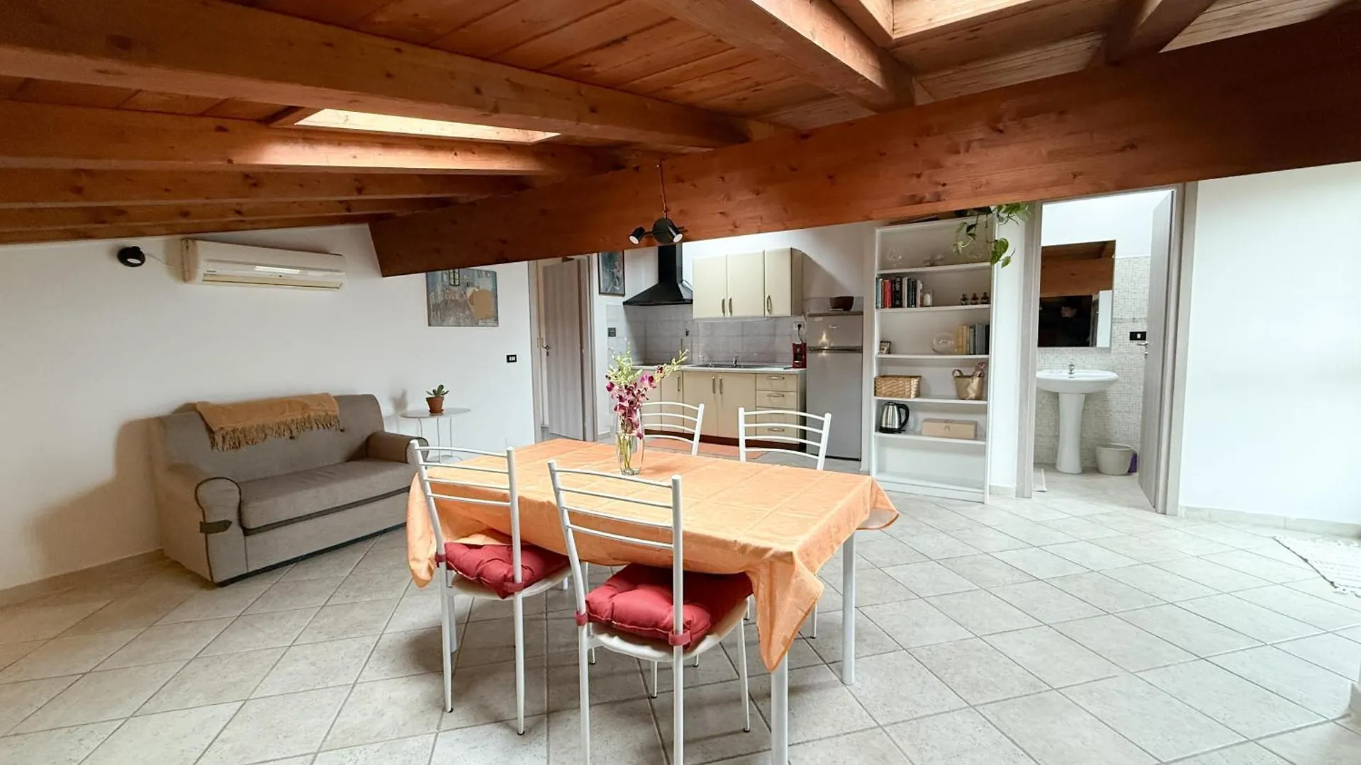 Il Pino - Your Home In Fiumicino Italy
